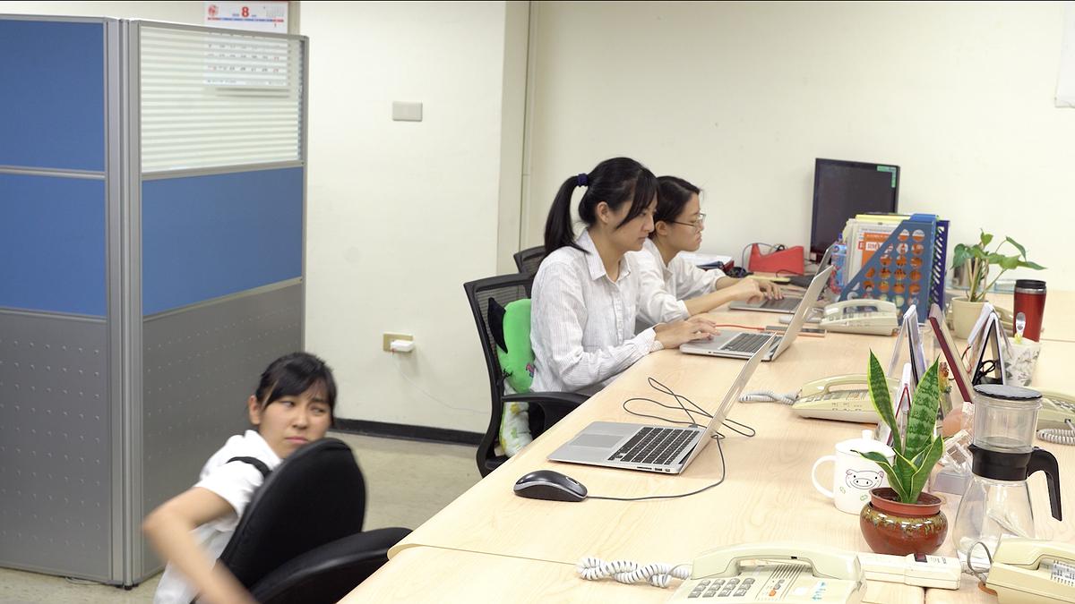 身體座標：當代生活中的身體想像--黃萱創作研究的封面圖