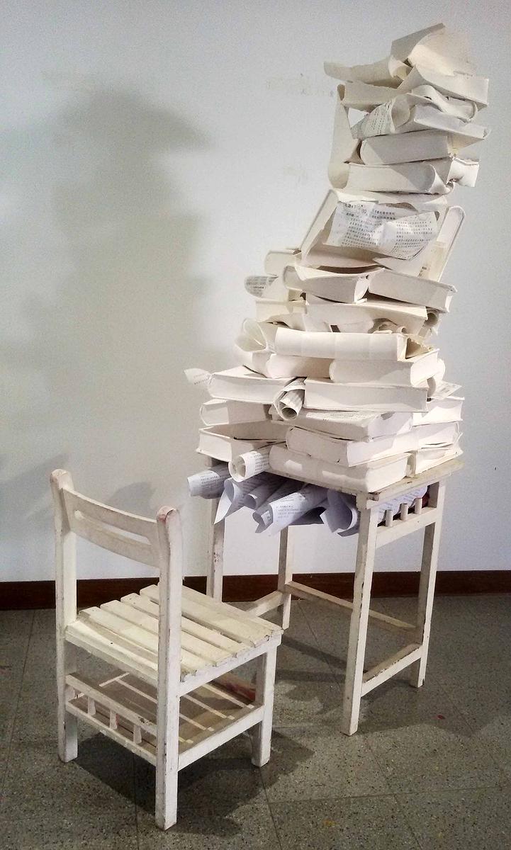 The Unresolvable Vessel：Self-interpretation of Min-Cheng Tsai's Ceramic Art's Cover