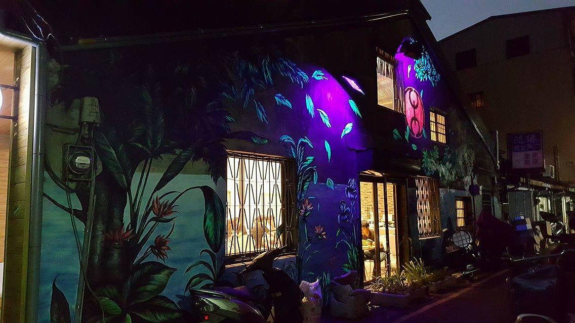 11-29陳于安，〈越夢越美直到吞噬那些黑〉主牆的封面圖