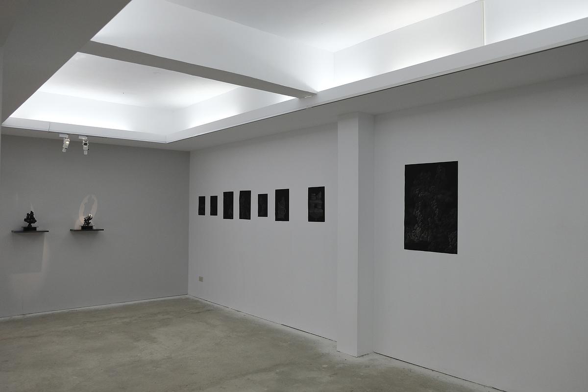 感實的石頭展覽現場一隅，九單藝術展覽空間的封面圖