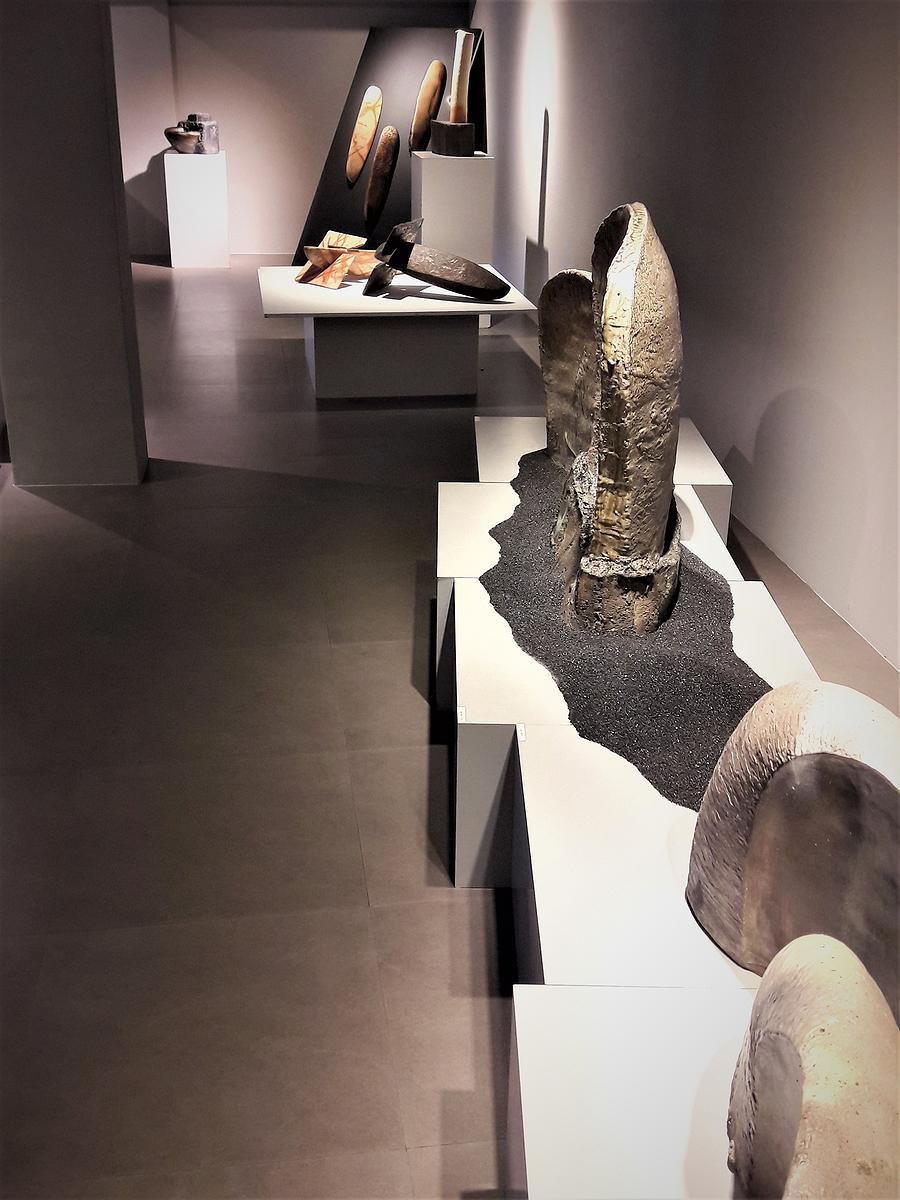 滾動與反轉之間  連炳龍創作論述-展場圖 (13)的封面圖