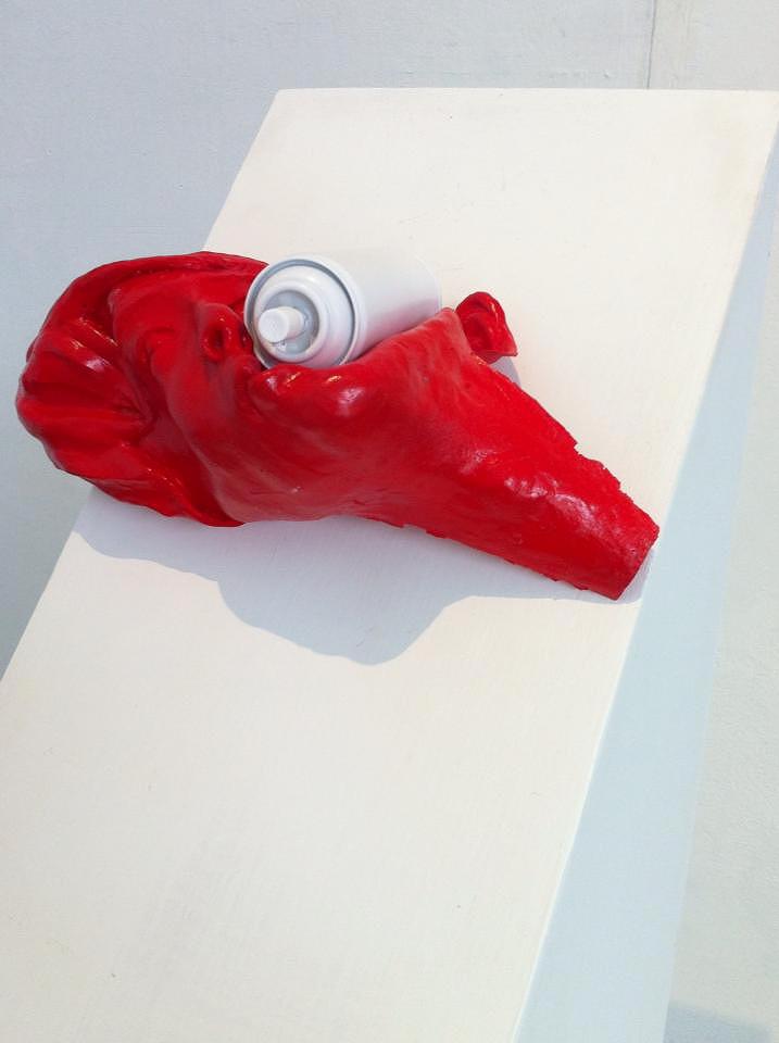 物件與人體相互關係的雕塑創作-3-9變形的封面圖