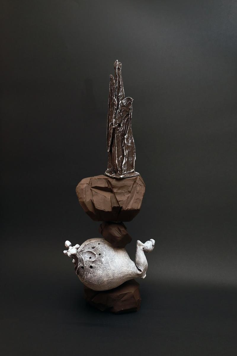 Between the Suppression and the Liberation : Self-interpretations of Tsai Jr-Yung's Ceramic Creations's Cover