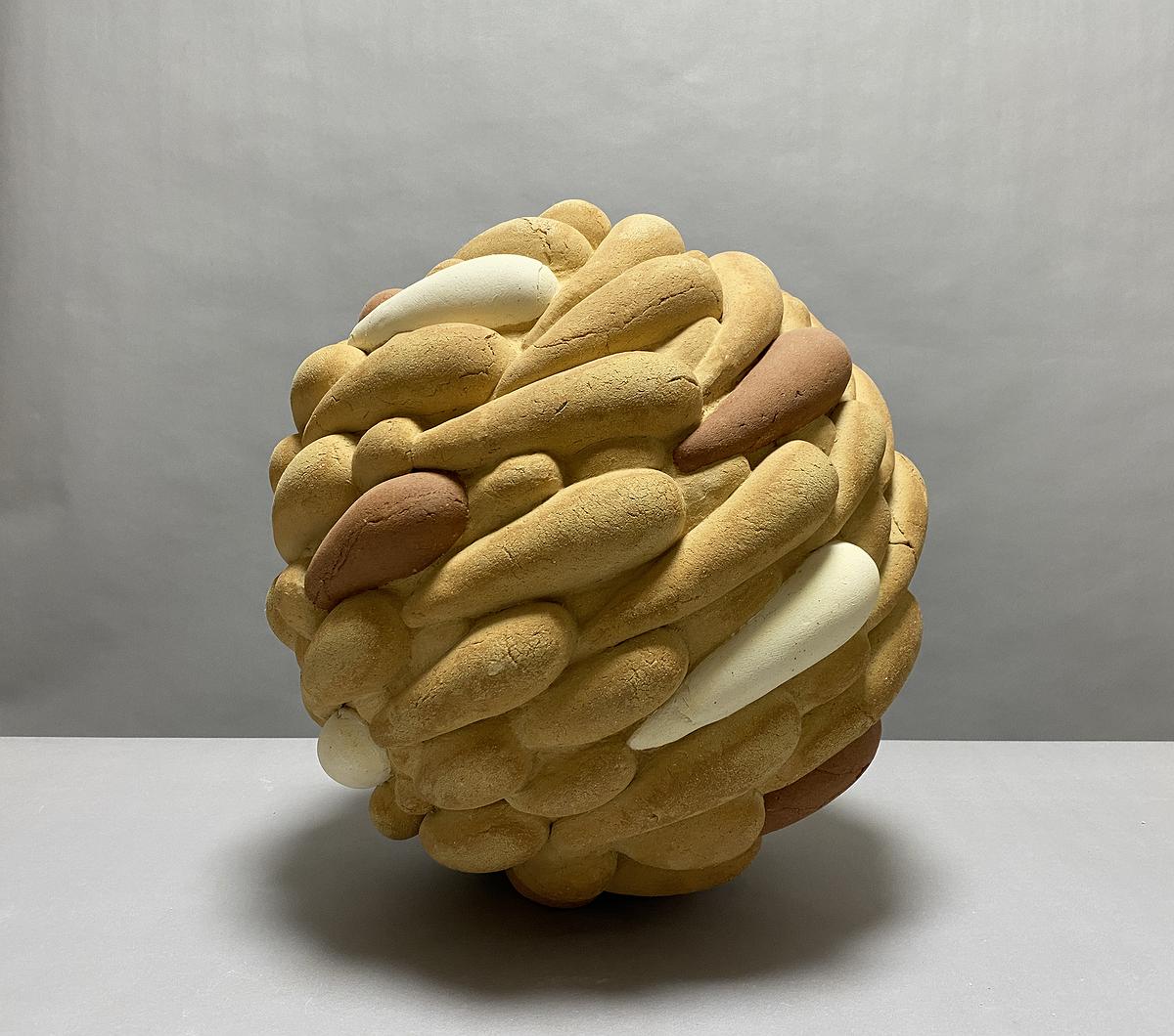 圖151 劉奕堂，〈群〉，色土，43×43×43cm，2021的封面圖