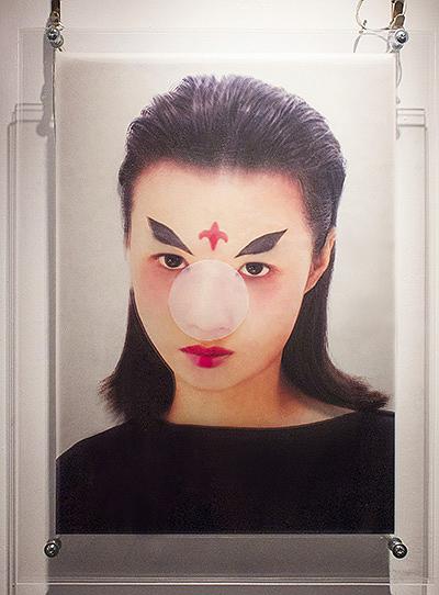 " The Lighting Face "-A Creative Project of Make-Up Art Combining with the Chinese Facial Painting and Greek Mythology's Cover