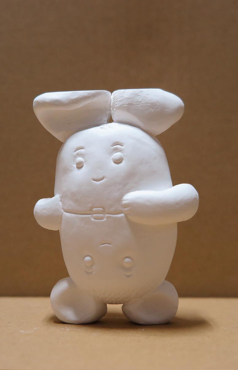 Image Transformation of Dreams - Study of Tai Hsin I’s Creation's Cover