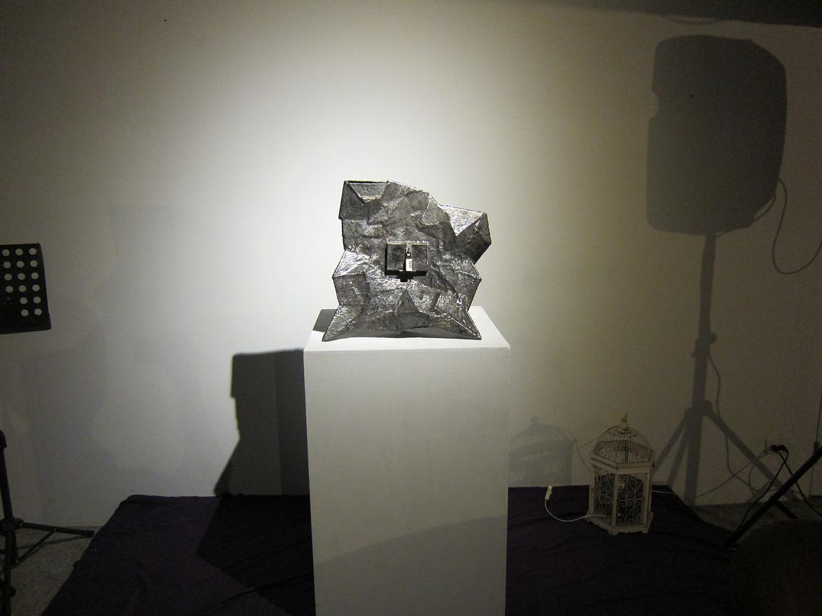 A lostness feeling of sculpture in the era of technonology─Discourse on self creation by Sheng-Chiang Chou's Cover