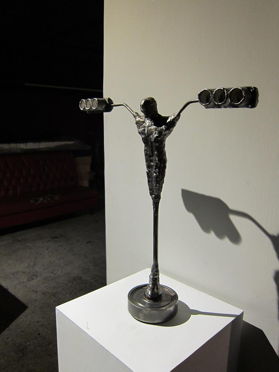 A lostness feeling of sculpture in the era of technonology─Discourse on self creation by Sheng-Chiang Chou's Cover