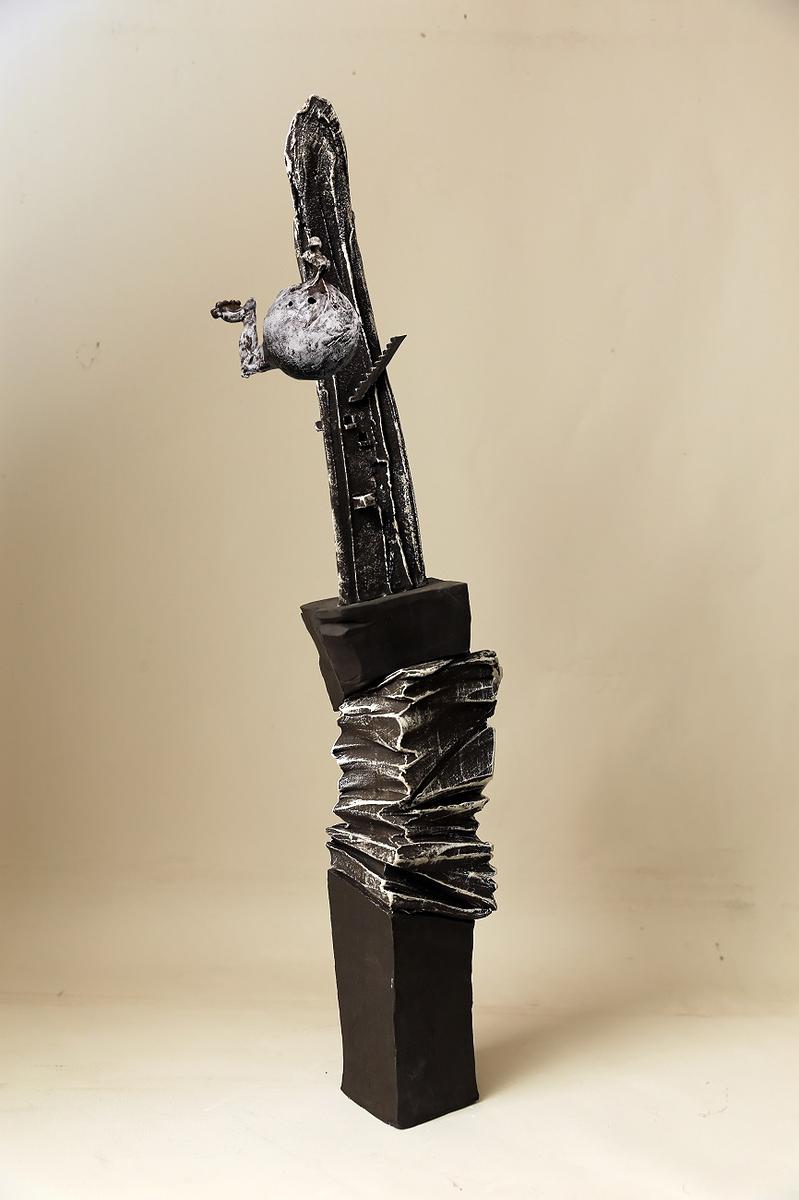 Between the Suppression and the Liberation : Self-interpretations of Tsai Jr-Yung's Ceramic Creations's Cover