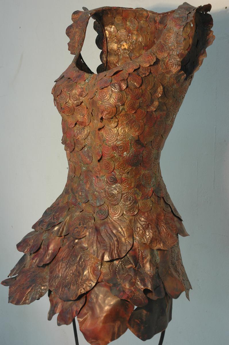 Invisible, Shell and Clothes － A Discourse on Huang, Hsiao-Shan's Work of Art's Cover