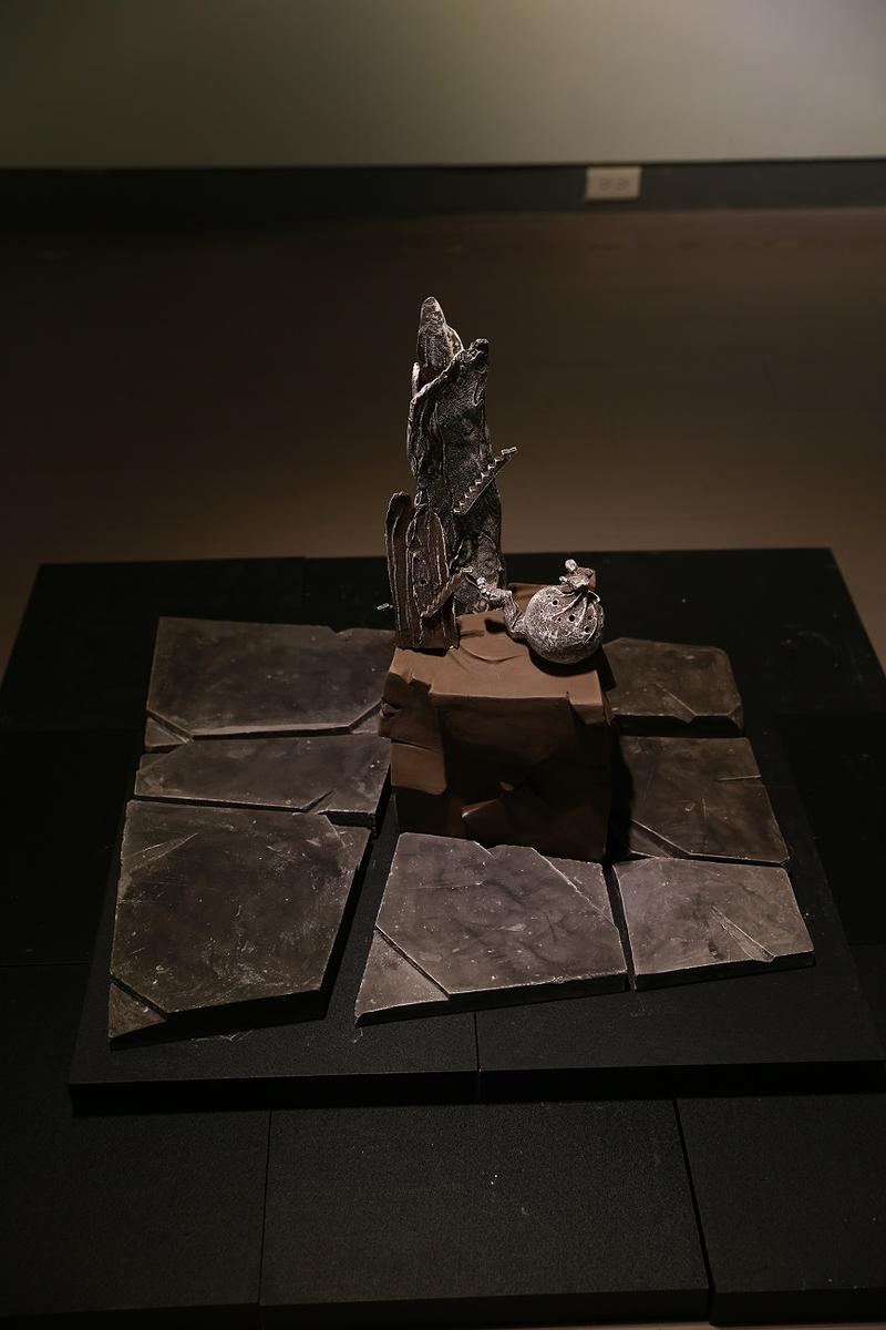 Between the Suppression and the Liberation : Self-interpretations of Tsai Jr-Yung's Ceramic Creations's Cover