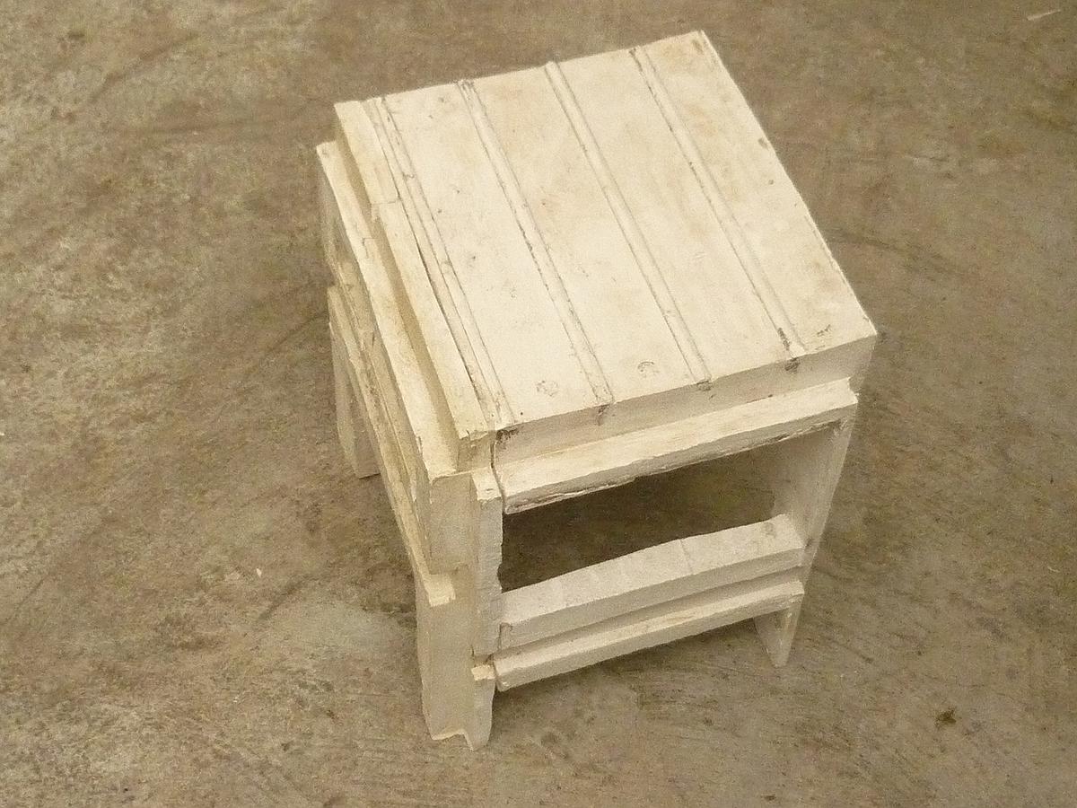 椅子下負空間的負空間002的封面圖