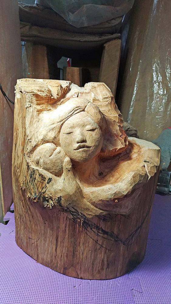 思暮月亮-雕刻過程05的封面圖