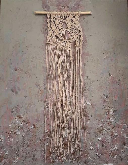 吳淑幸，《繩線引力》系列之十四，灰姑娘，複合媒材，91x72cm，2019，吳淑幸攝影的封面圖