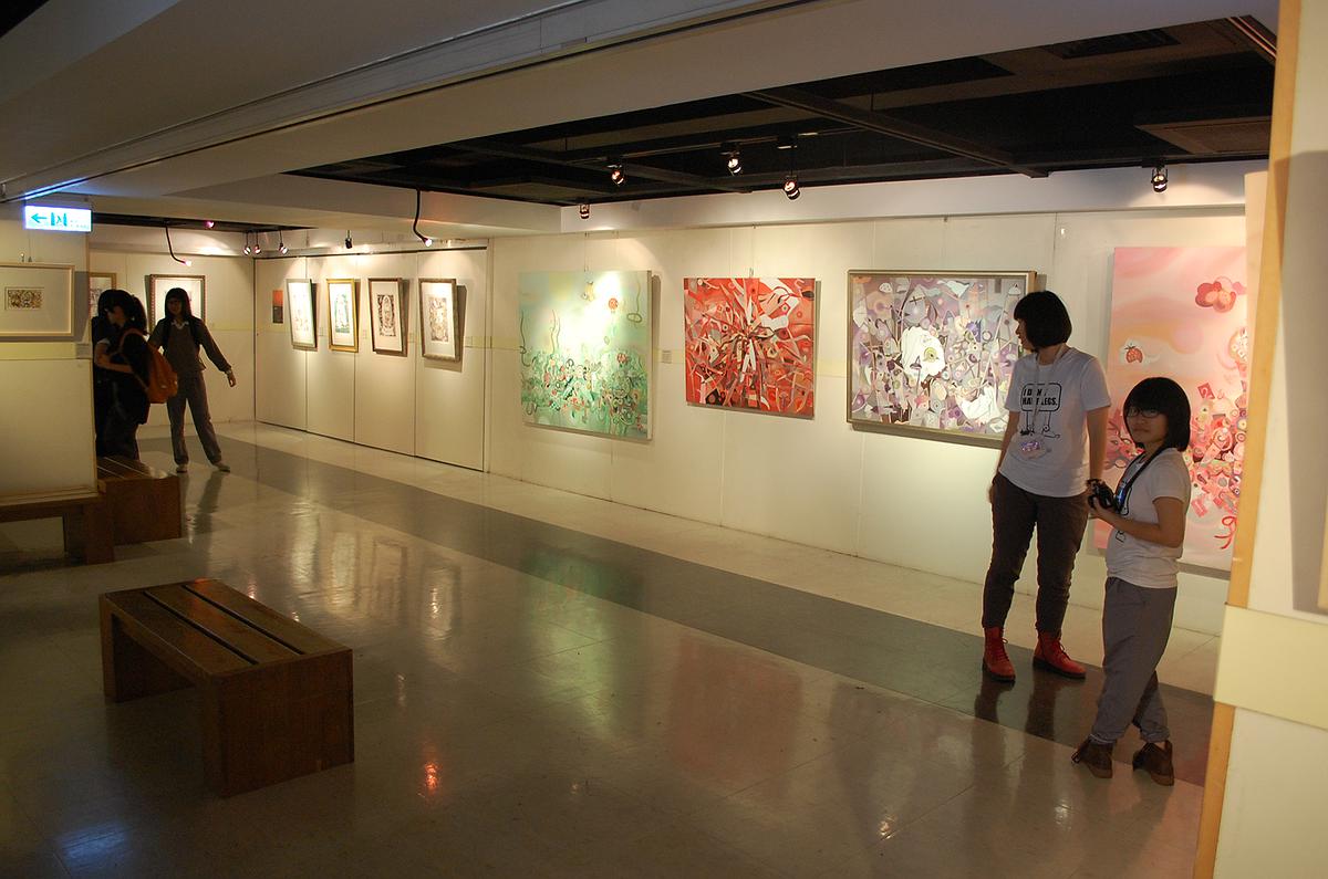 Giggle painted myth  —3's Cover