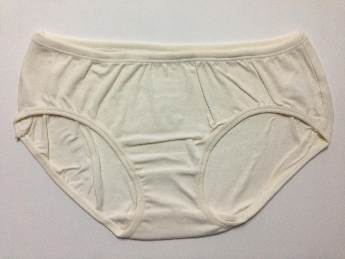 圖64-1〈三件衣物〉系列的封面圖