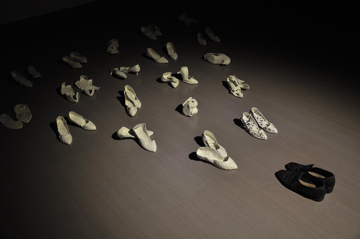 The Unresolvable Vessel：Self-interpretation of Min-Cheng Tsai's Ceramic Art's Cover