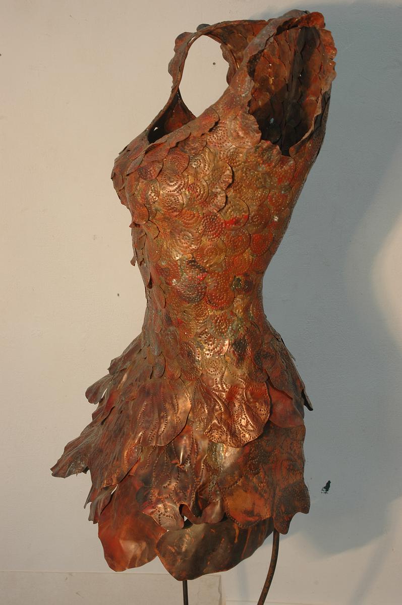 Invisible, Shell and Clothes － A Discourse on Huang, Hsiao-Shan's Work of Art's Cover