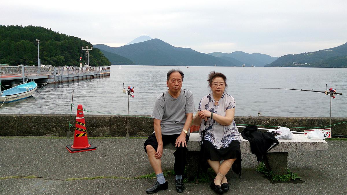 2013 東京 等待期待-他們等待著期待中的漁貨。的封面圖