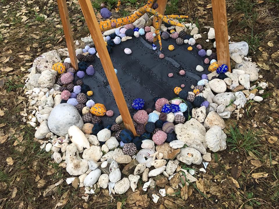 10-1陳于安、 吳挺嘉，〈讓珊瑚住在祂的家〉的封面圖